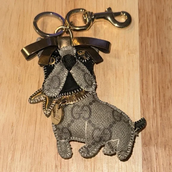 Gucci Gold signature GG bullDog Keychain purse charm - Picture 1 of 6